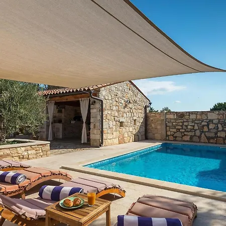 Casa Di Roccia