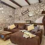 Casa Di Roccia Marčana
