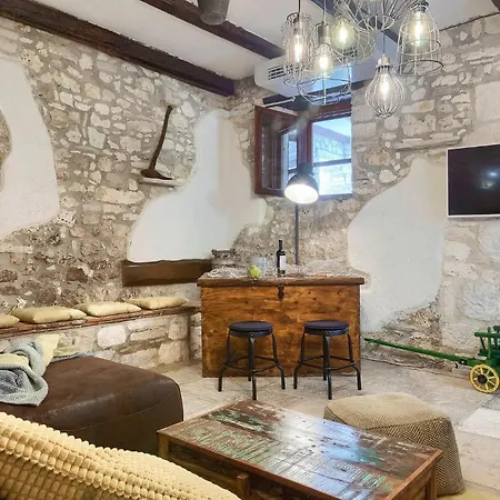 Сasa de vacaciones Casa Di Roccia *